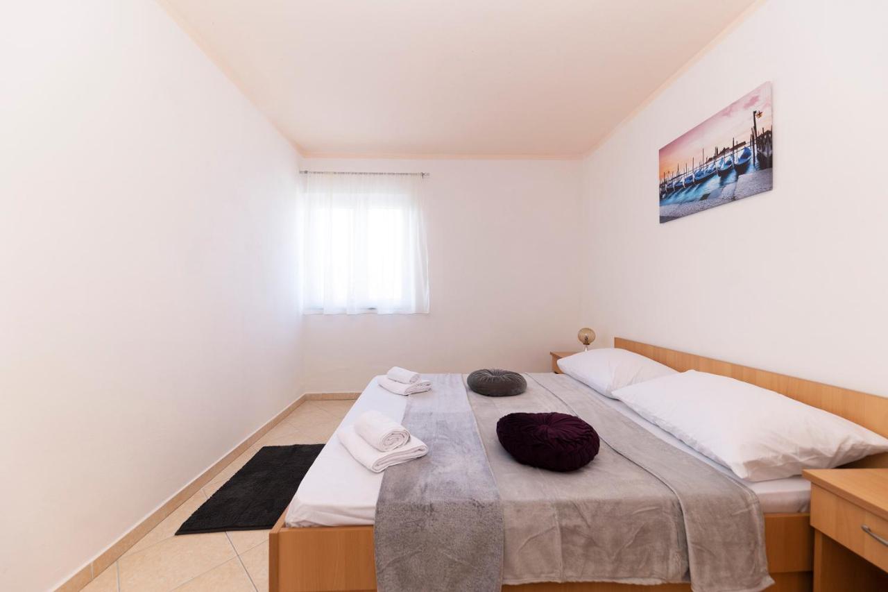Apartments Seaside بيبينيا المظهر الخارجي الصورة