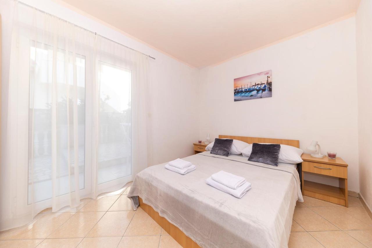 Apartments Seaside بيبينيا المظهر الخارجي الصورة