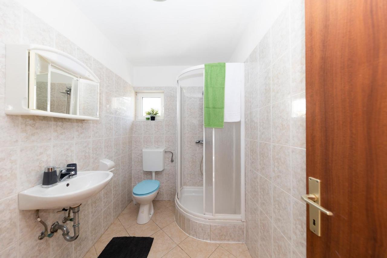 Apartments Seaside بيبينيا المظهر الخارجي الصورة