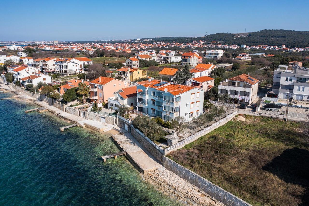Apartments Seaside بيبينيا المظهر الخارجي الصورة