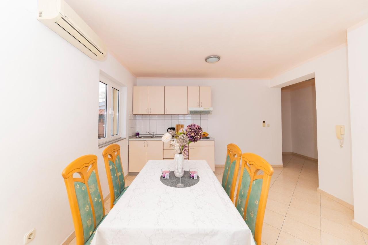 Apartments Seaside بيبينيا المظهر الخارجي الصورة