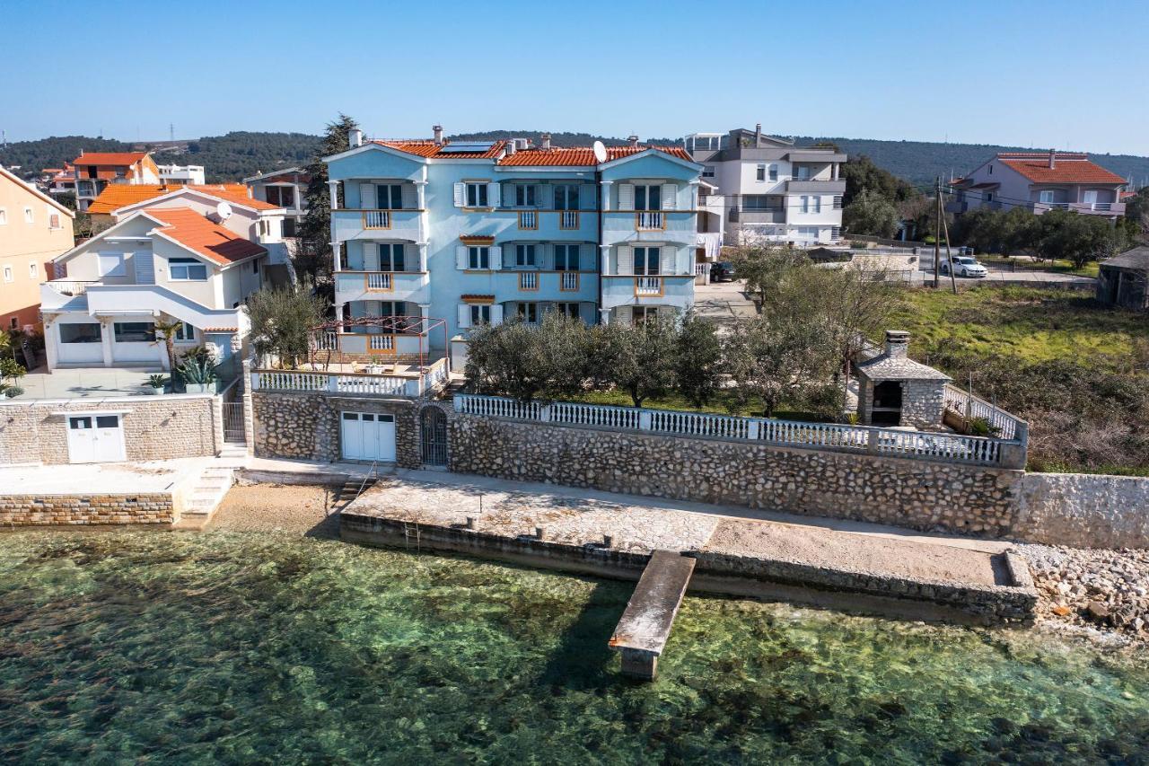 Apartments Seaside بيبينيا المظهر الخارجي الصورة