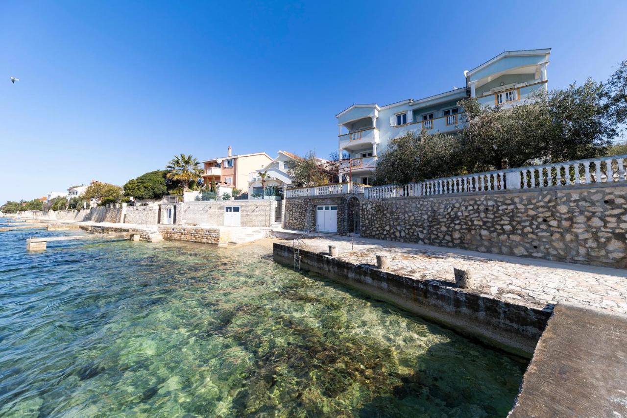 Apartments Seaside بيبينيا المظهر الخارجي الصورة