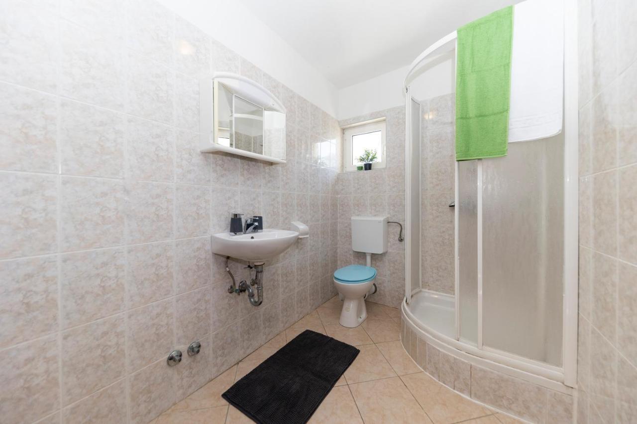 Apartments Seaside بيبينيا المظهر الخارجي الصورة