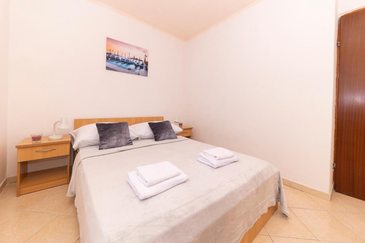 Apartments Seaside بيبينيا المظهر الخارجي الصورة