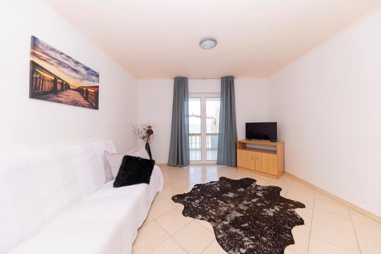 Apartments Seaside بيبينيا المظهر الخارجي الصورة
