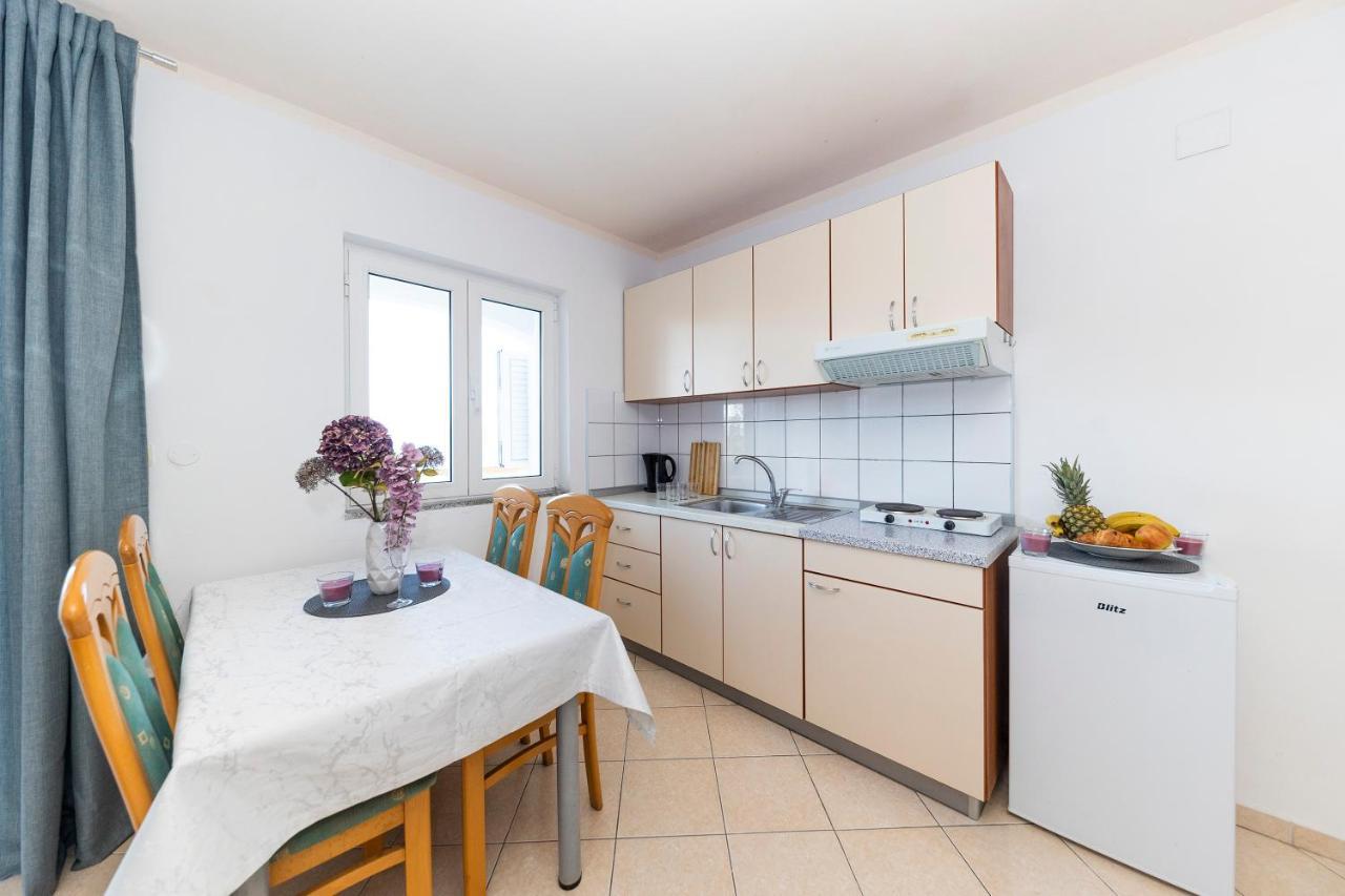 Apartments Seaside بيبينيا المظهر الخارجي الصورة